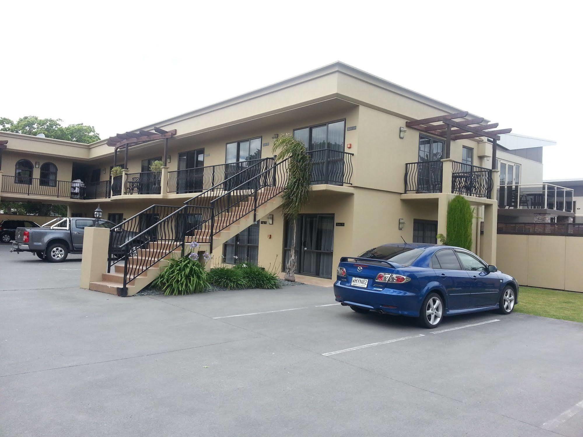 Stay 280 & Stay 284 Rotorua - Refurbished Modern Accommodation Buitenkant foto
